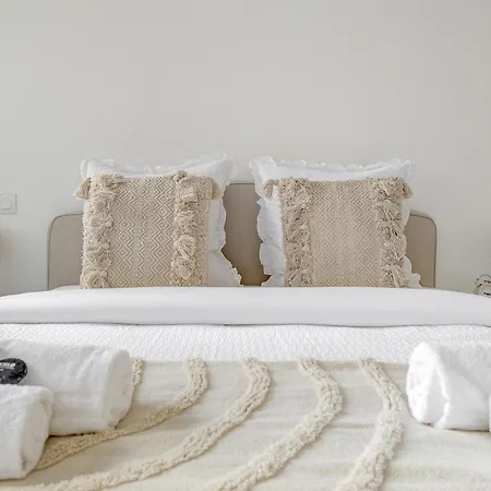Sublim And New In Buttes-chaumont Apartment Paris